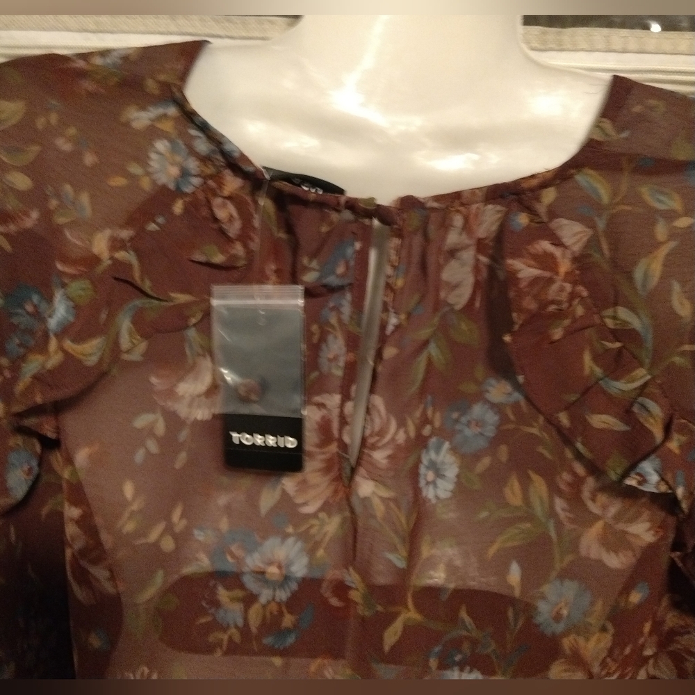 Torrid Chiffon Ruffle Ruffle Sleeve Top - Picture 9 of 10